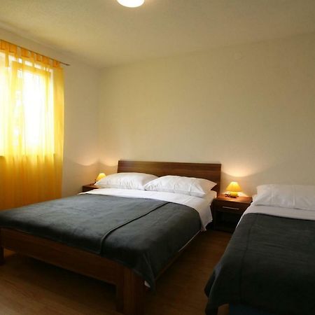 Apartments Hodzic Šilo Dış mekan fotoğraf